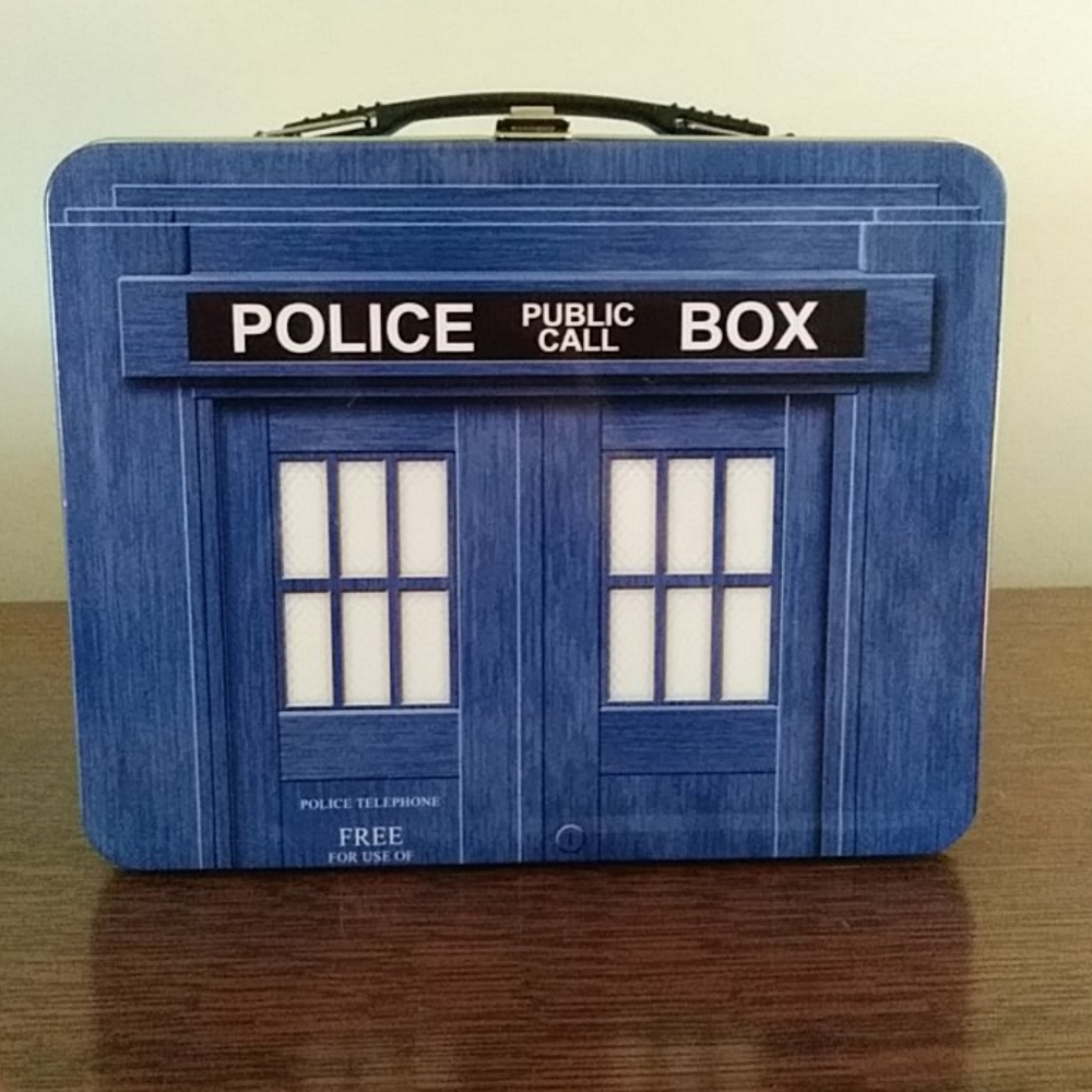 *Geek Alert* Metal Doctor Who Lunchbox